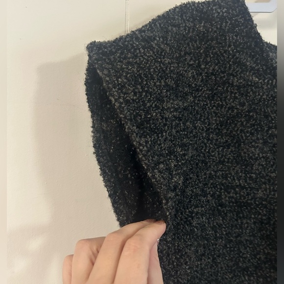 Wool, jacket/vest, size M , grey, short sleeve, cropped, single top button front - Picture 3 of 5